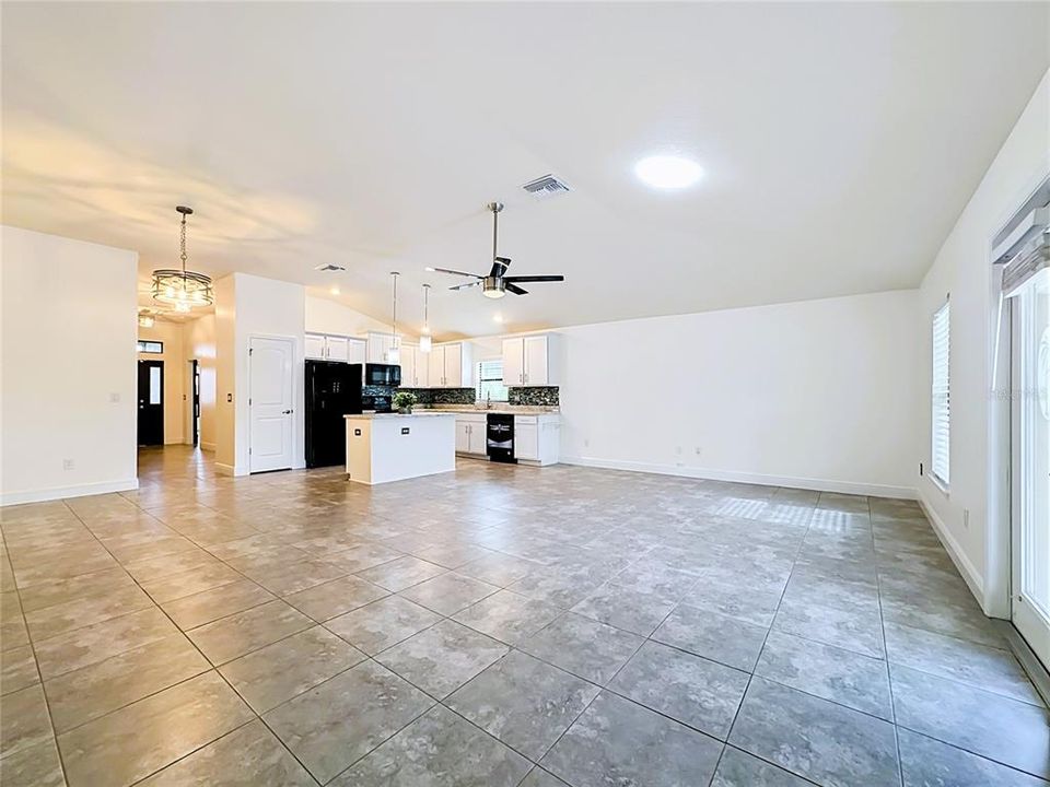 En Venta: $480,000 (3 camas, 2 baños, 1718 Pies cuadrados)