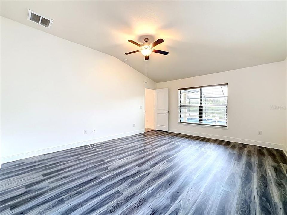 En Venta: $480,000 (3 camas, 2 baños, 1718 Pies cuadrados)