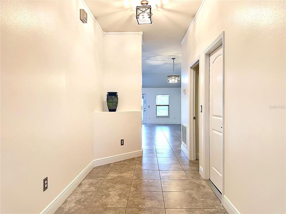 En Venta: $480,000 (3 camas, 2 baños, 1718 Pies cuadrados)