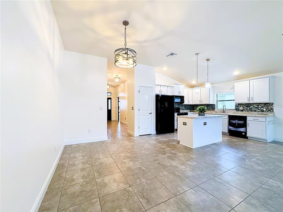 En Venta: $480,000 (3 camas, 2 baños, 1718 Pies cuadrados)