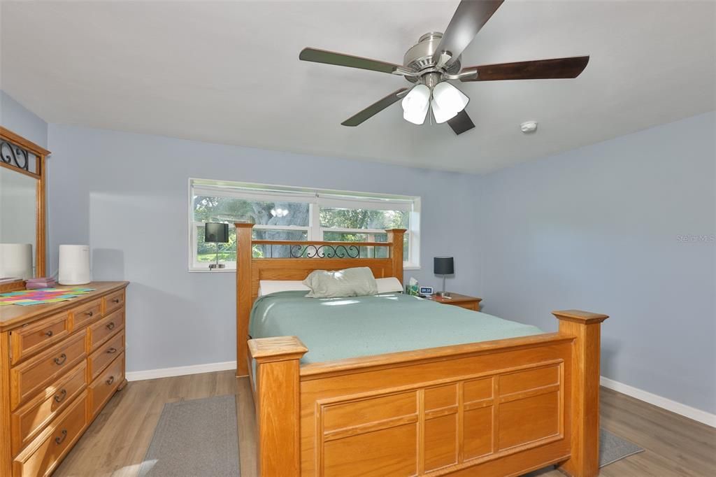 For Sale: $420,000 (2 beds, 2 baths, 1586 Square Feet)