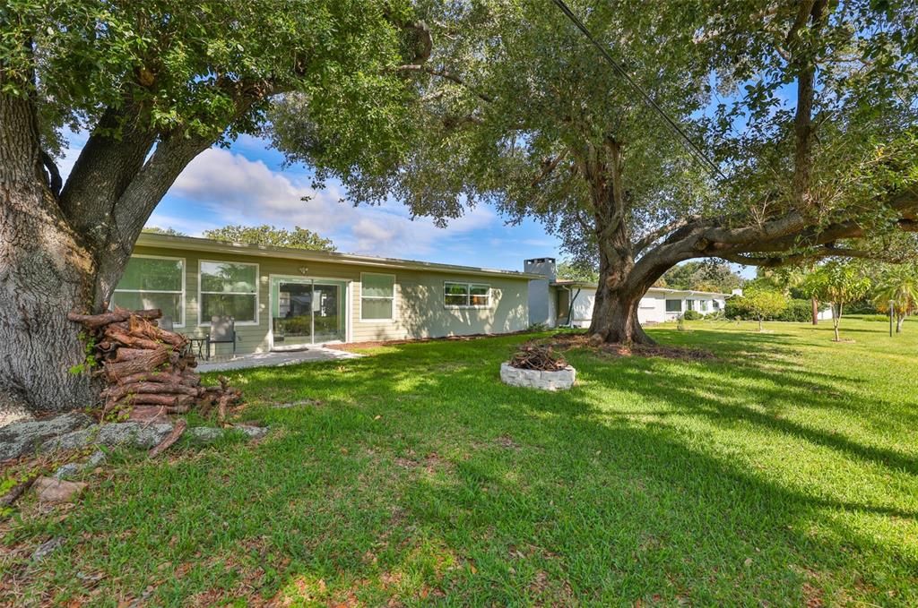 For Sale: $420,000 (2 beds, 2 baths, 1586 Square Feet)