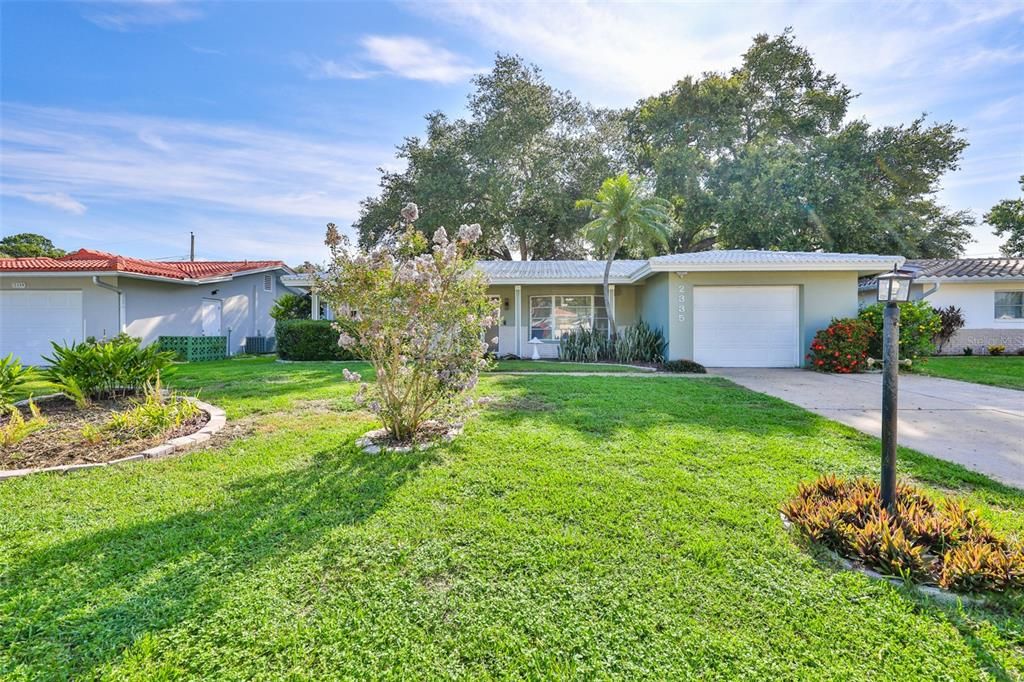 For Sale: $420,000 (2 beds, 2 baths, 1586 Square Feet)