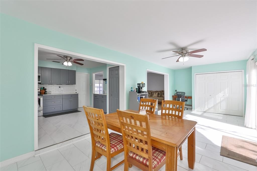 For Sale: $420,000 (2 beds, 2 baths, 1586 Square Feet)