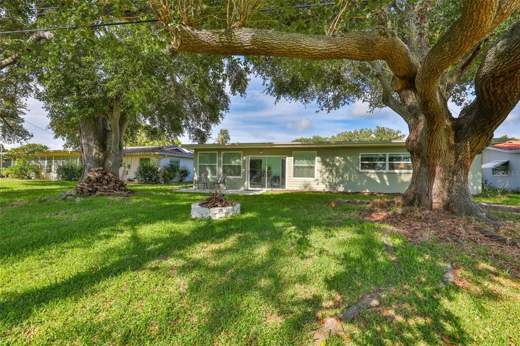 For Sale: $420,000 (2 beds, 2 baths, 1586 Square Feet)