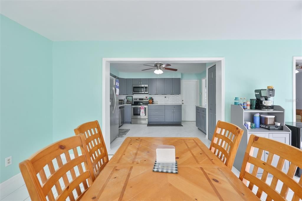 For Sale: $420,000 (2 beds, 2 baths, 1586 Square Feet)