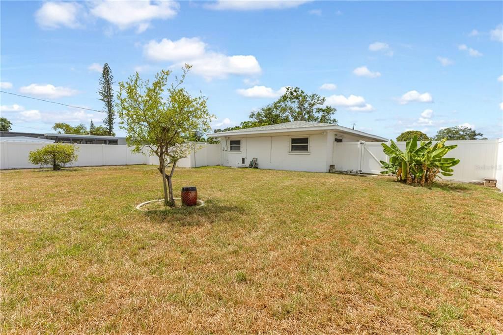 For Sale: $218,500 (2 beds, 1 baths, 1119 Square Feet)
