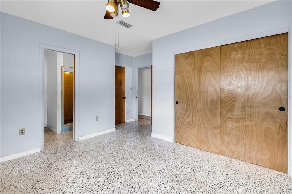 For Sale: $218,500 (2 beds, 1 baths, 1119 Square Feet)