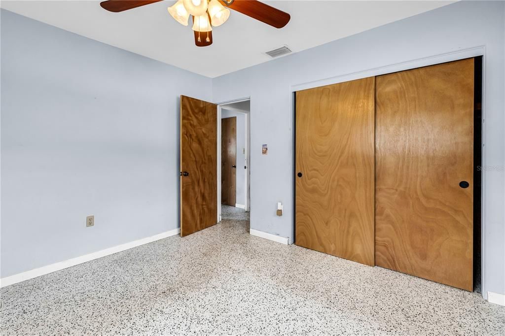For Sale: $218,500 (2 beds, 1 baths, 1119 Square Feet)