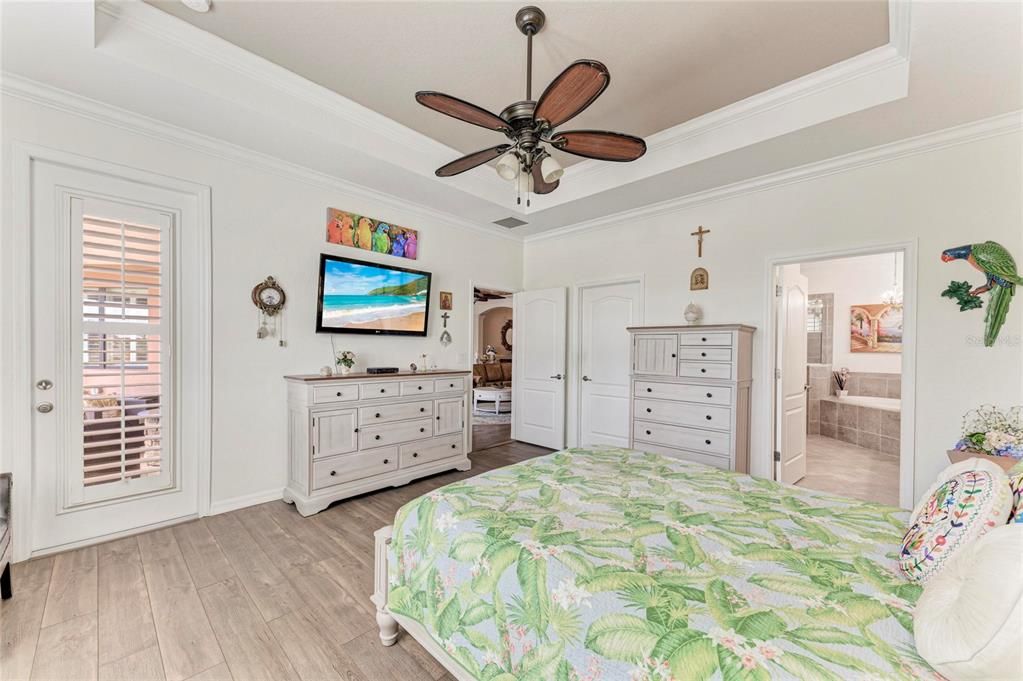 For Sale: $569,000 (4 beds, 2 baths, 2243 Square Feet)