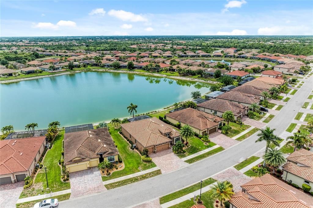 For Sale: $569,000 (4 beds, 2 baths, 2243 Square Feet)