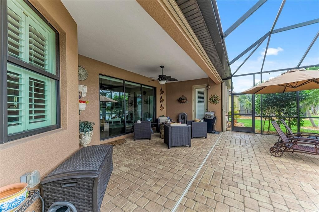 For Sale: $569,000 (4 beds, 2 baths, 2243 Square Feet)