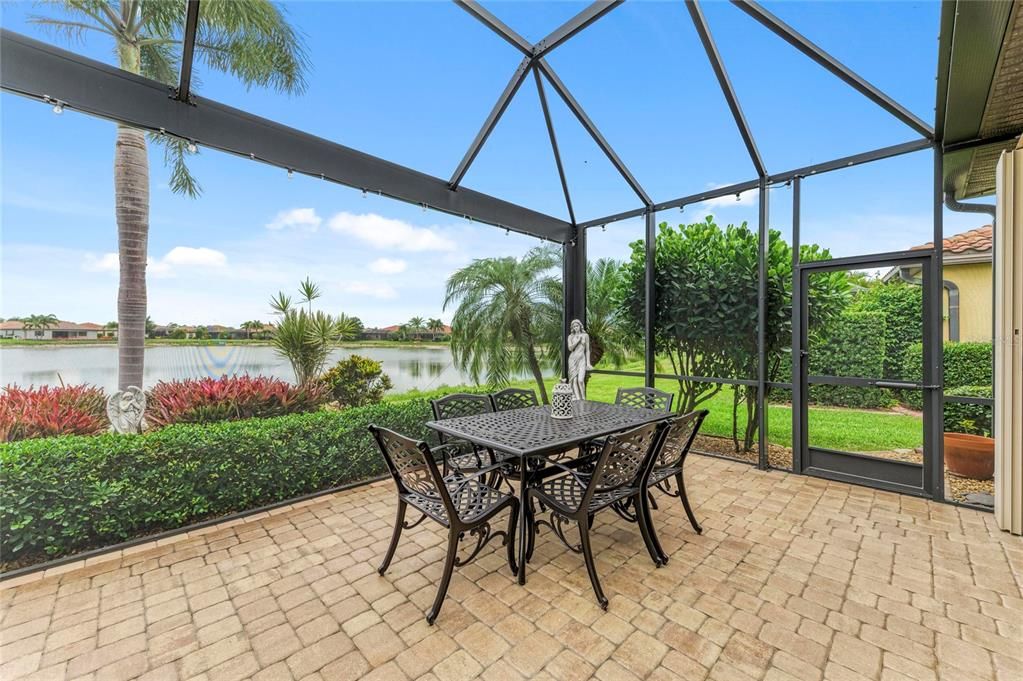 For Sale: $569,000 (4 beds, 2 baths, 2243 Square Feet)