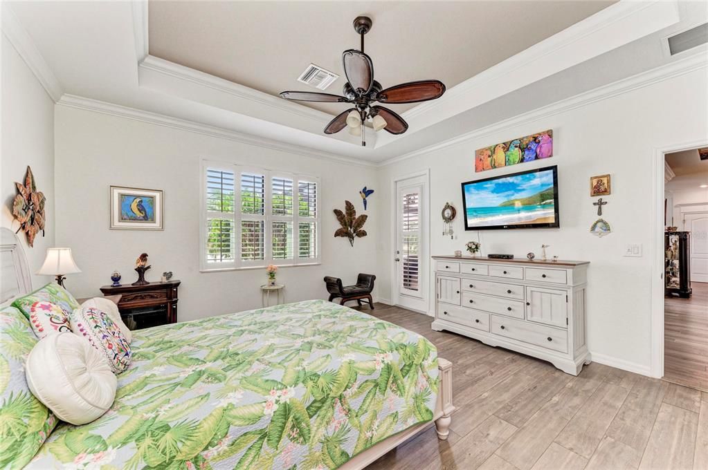 For Sale: $569,000 (4 beds, 2 baths, 2243 Square Feet)