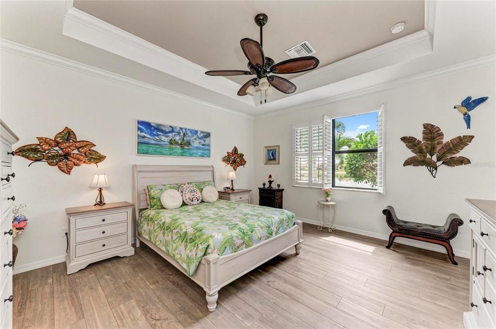For Sale: $569,000 (4 beds, 2 baths, 2243 Square Feet)