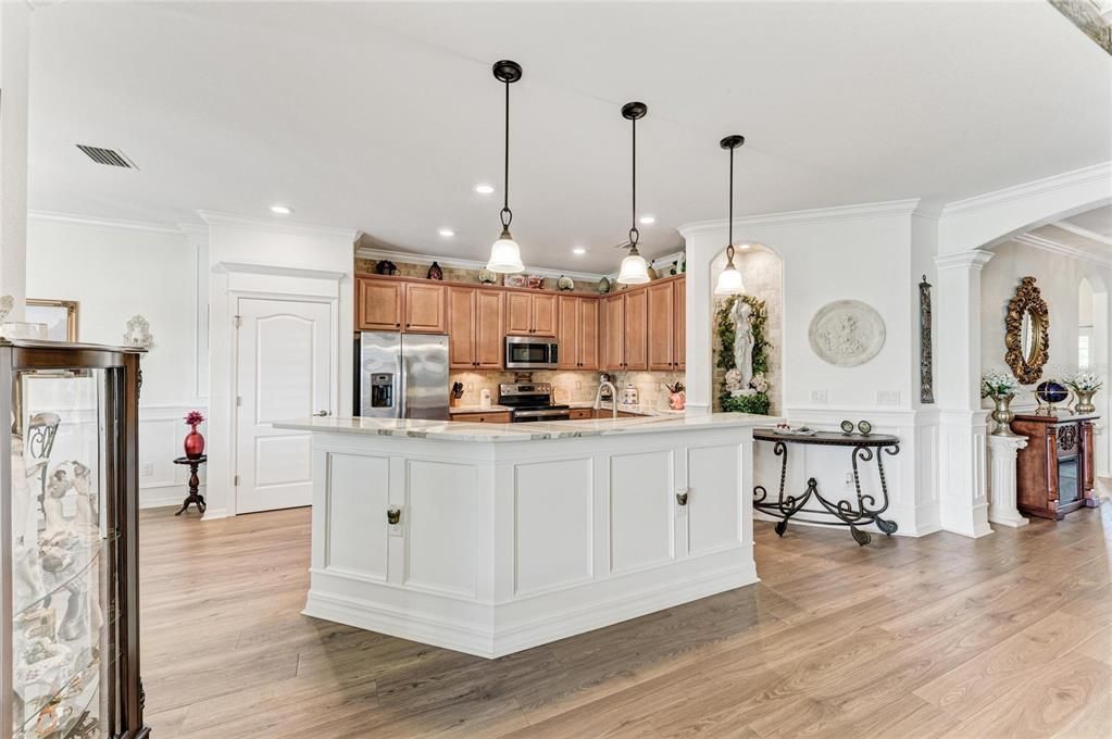 For Sale: $569,000 (4 beds, 2 baths, 2243 Square Feet)