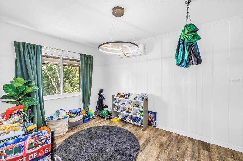 For Rent: $1,950 (2 beds, 1 baths, 1062 Square Feet)