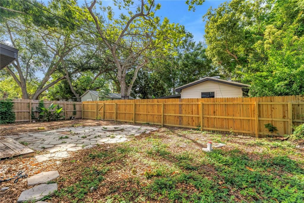 For Rent: $1,950 (2 beds, 1 baths, 1062 Square Feet)
