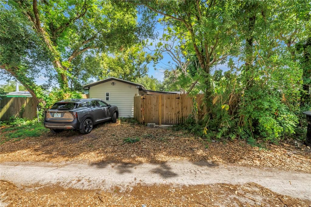 For Rent: $1,950 (2 beds, 1 baths, 1062 Square Feet)