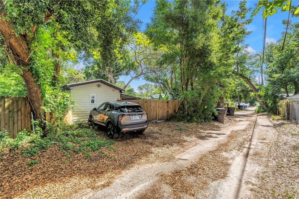For Rent: $1,950 (2 beds, 1 baths, 1062 Square Feet)