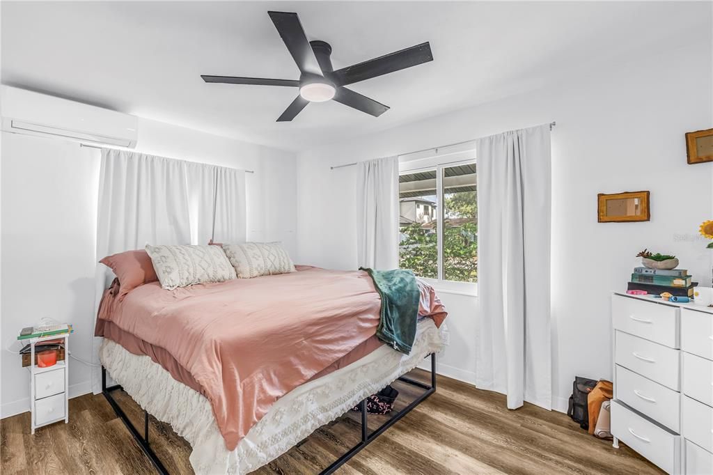 For Rent: $1,950 (2 beds, 1 baths, 1062 Square Feet)