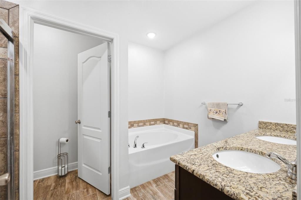For Sale: $543,000 (4 beds, 3 baths, 2438 Square Feet)