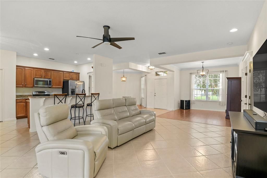 En Venta: $510,000 (3 camas, 2 baños, 1992 Pies cuadrados)