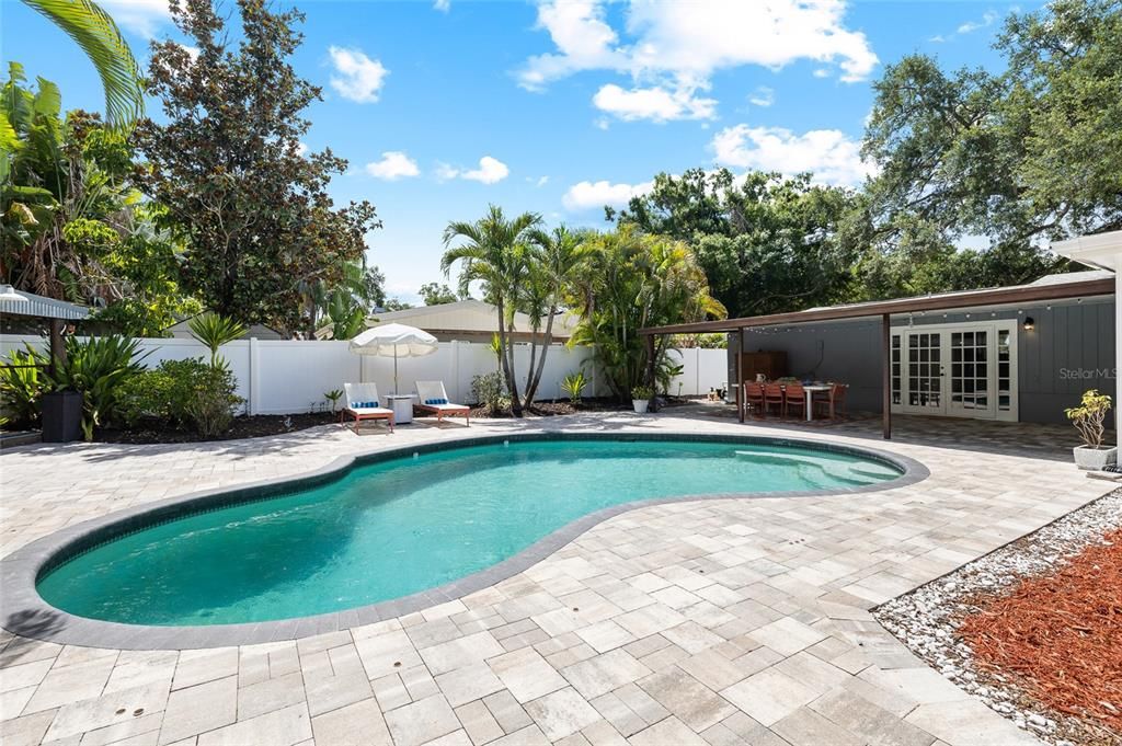 En Venta: $859,000 (3 camas, 2 baños, 1835 Pies cuadrados)