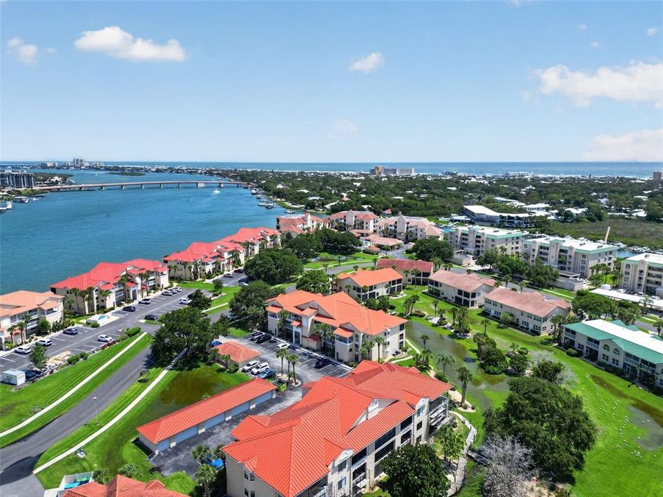 En Venta: $399,600 (2 camas, 2 baños, 1128 Pies cuadrados)
