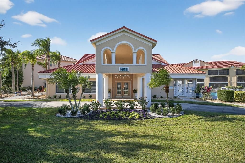 En Venta: $399,600 (2 camas, 2 baños, 1128 Pies cuadrados)