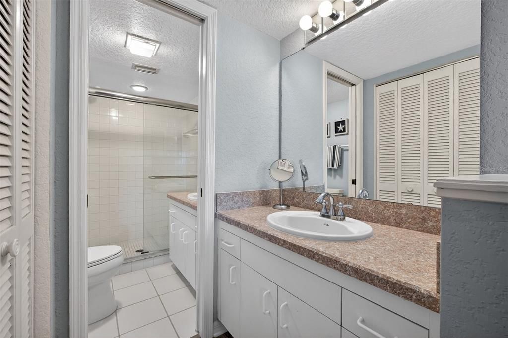 En Venta: $399,600 (2 camas, 2 baños, 1128 Pies cuadrados)