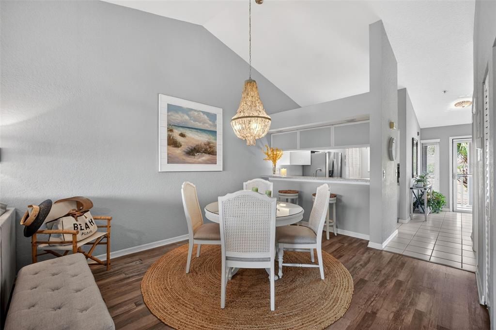 En Venta: $399,600 (2 camas, 2 baños, 1128 Pies cuadrados)