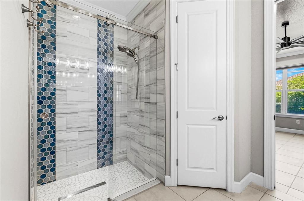 На продажу: $725,000 (3 спален, 2 ванн, 1918 Квадратных фут)