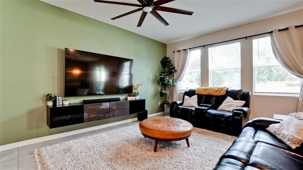 For Rent: $2,650 (3 beds, 2 baths, 2024 Square Feet)