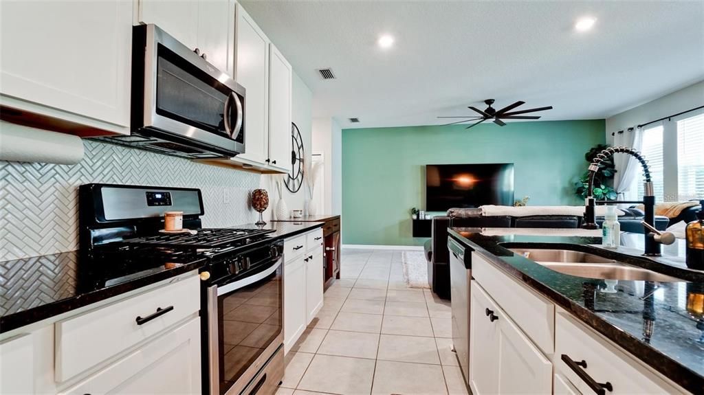 For Rent: $2,650 (3 beds, 2 baths, 2024 Square Feet)