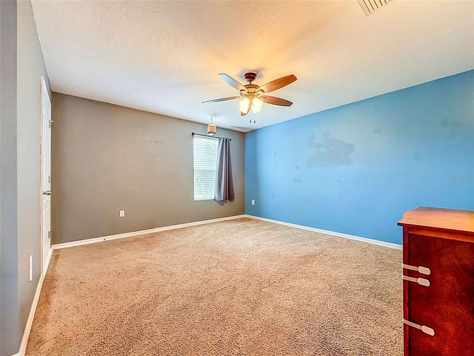 For Sale: $430,000 (5 beds, 2 baths, 2808 Square Feet)
