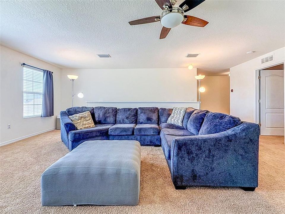 For Sale: $430,000 (5 beds, 2 baths, 2808 Square Feet)