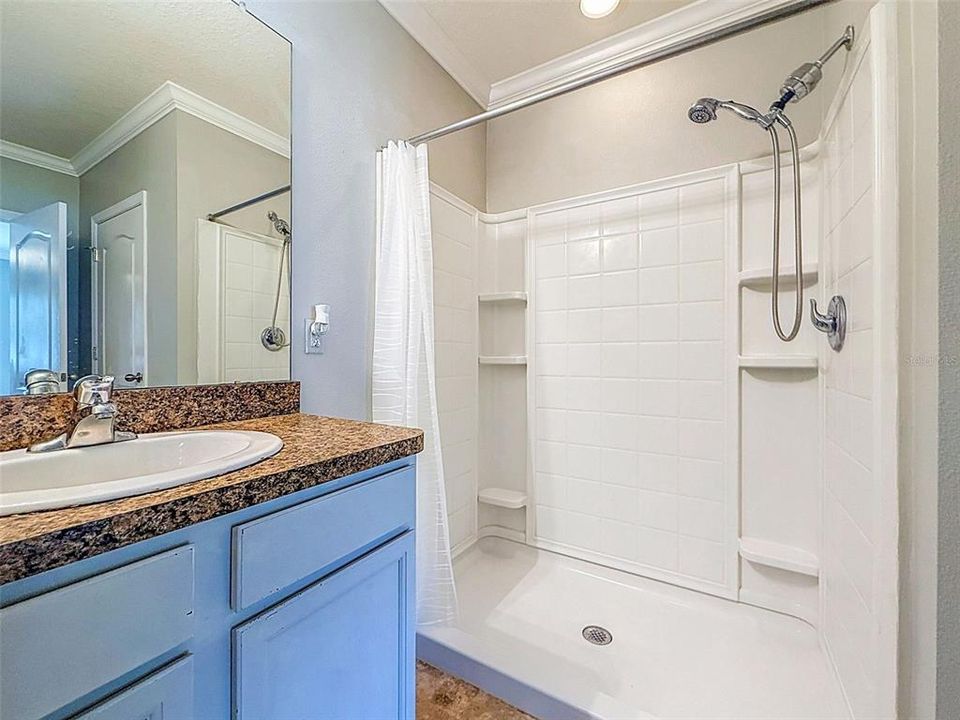 For Sale: $430,000 (5 beds, 2 baths, 2808 Square Feet)