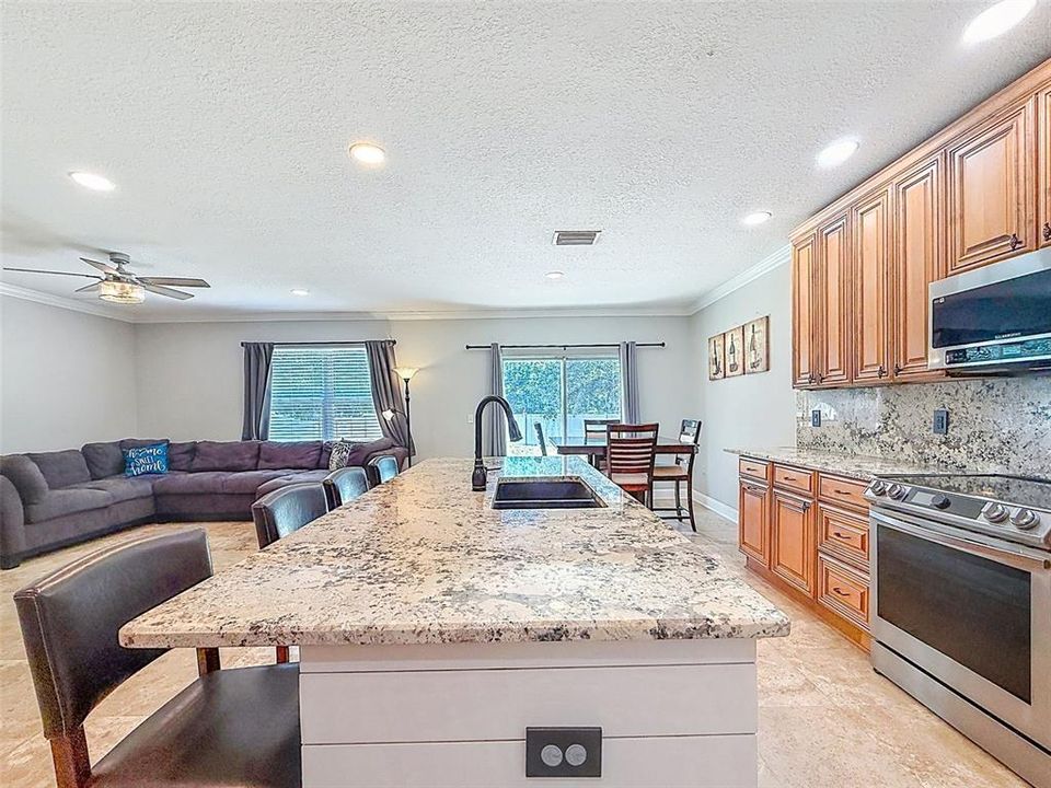 For Sale: $430,000 (5 beds, 2 baths, 2808 Square Feet)