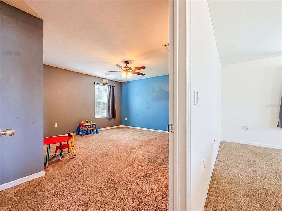 For Sale: $430,000 (5 beds, 2 baths, 2808 Square Feet)