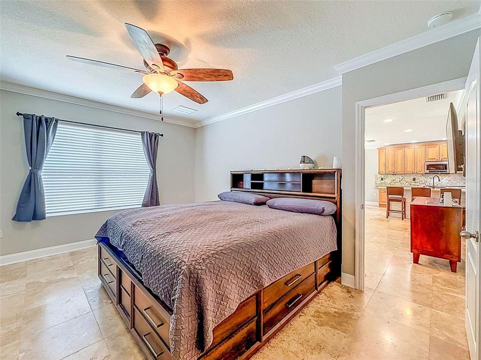 For Sale: $430,000 (5 beds, 2 baths, 2808 Square Feet)