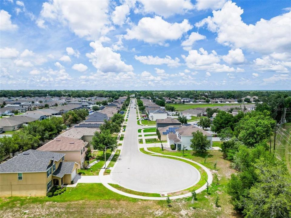 For Sale: $430,000 (5 beds, 2 baths, 2808 Square Feet)