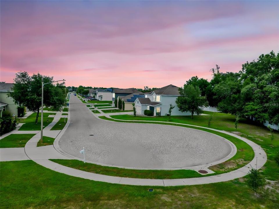 For Sale: $430,000 (5 beds, 2 baths, 2808 Square Feet)