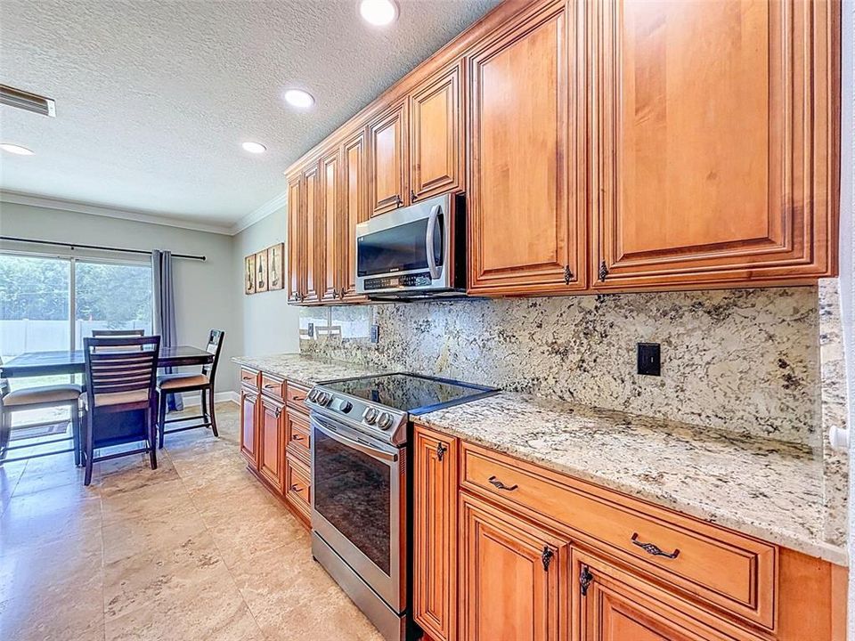For Sale: $430,000 (5 beds, 2 baths, 2808 Square Feet)