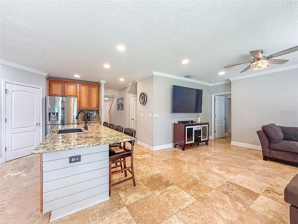 For Sale: $430,000 (5 beds, 2 baths, 2808 Square Feet)