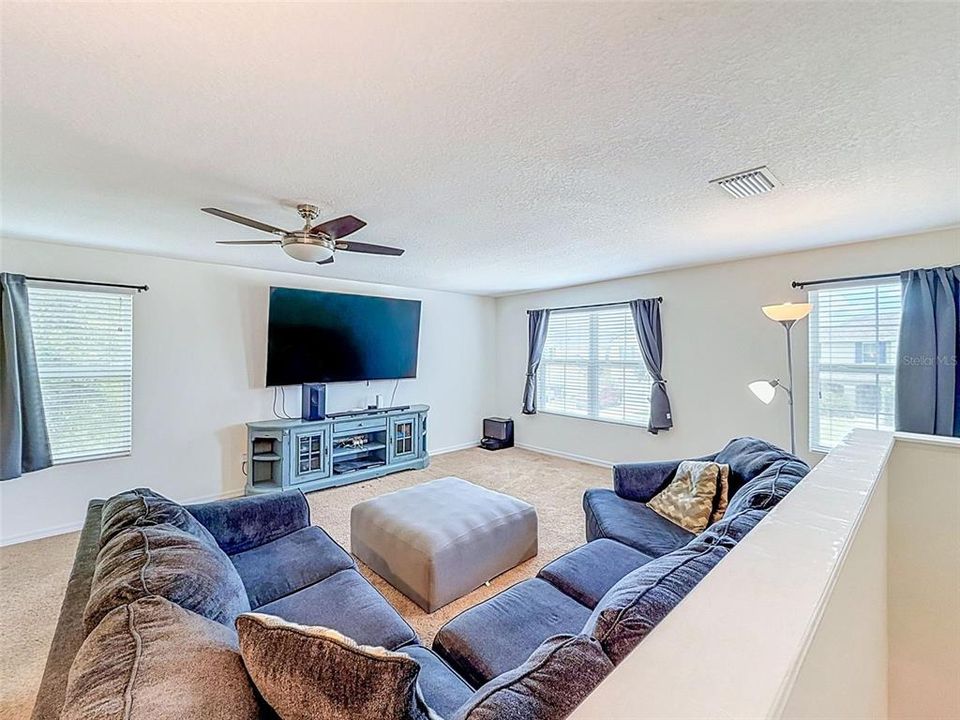 For Sale: $430,000 (5 beds, 2 baths, 2808 Square Feet)