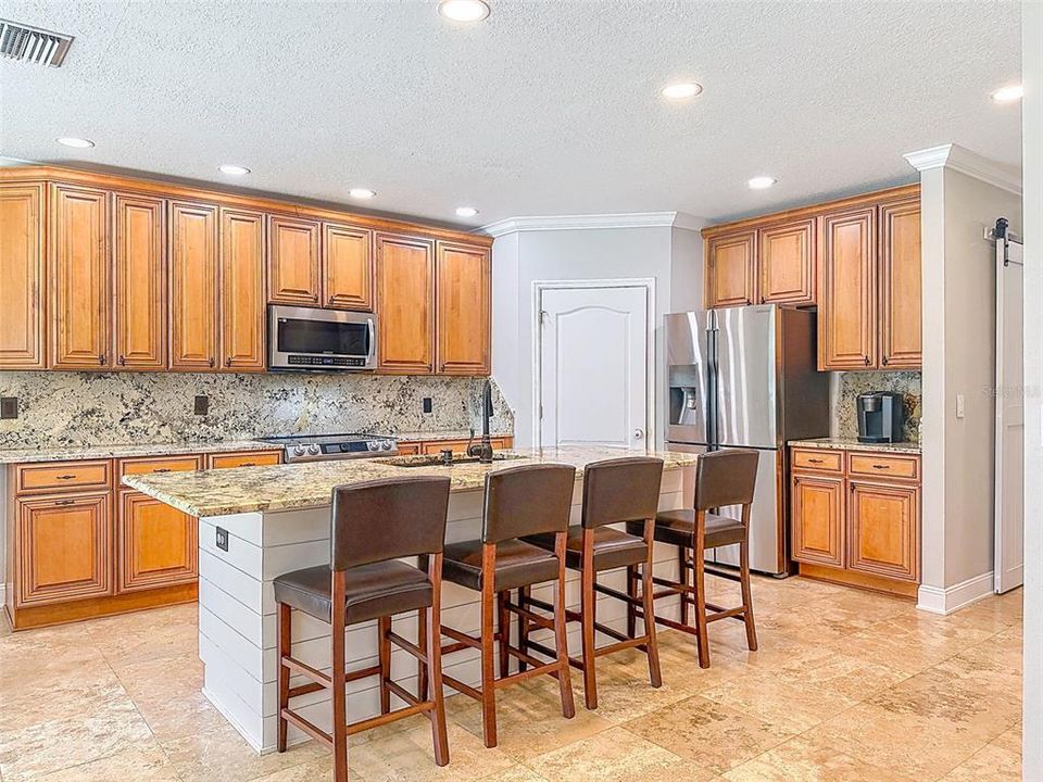 For Sale: $430,000 (5 beds, 2 baths, 2808 Square Feet)