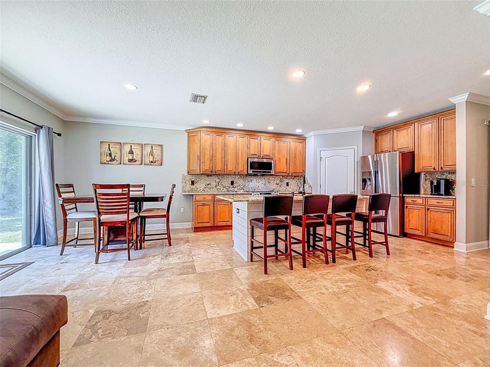 For Sale: $430,000 (5 beds, 2 baths, 2808 Square Feet)