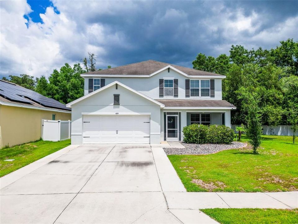 For Sale: $430,000 (5 beds, 2 baths, 2808 Square Feet)