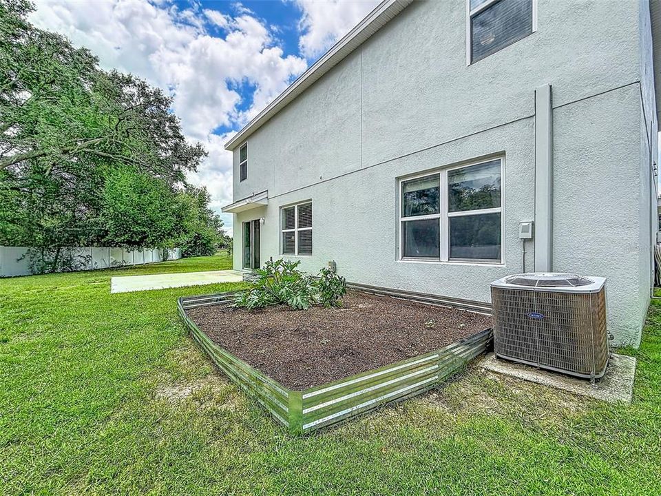 For Sale: $430,000 (5 beds, 2 baths, 2808 Square Feet)